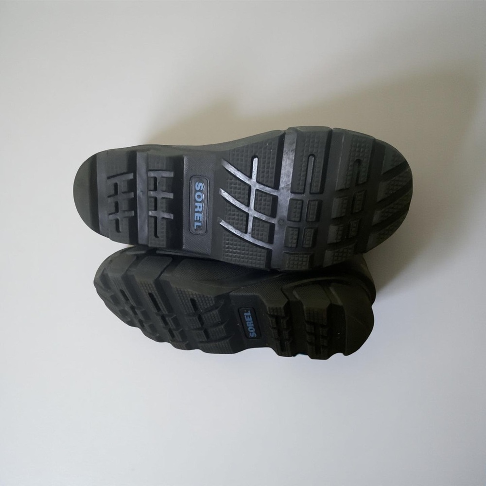 Sorel snow boots size 3  (youth) not toddler - Picture 4 of 7